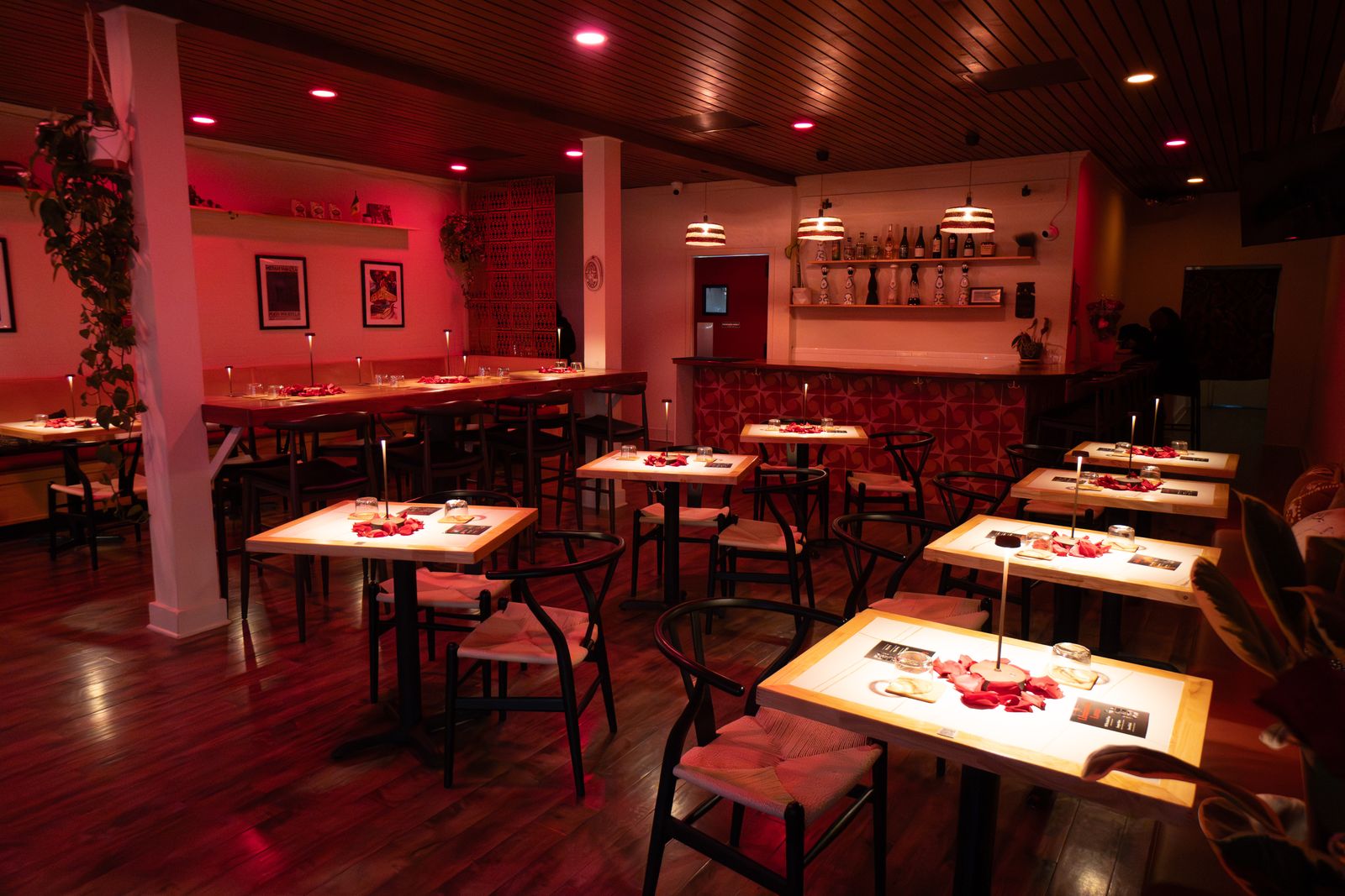 Two Hommes inquiry background